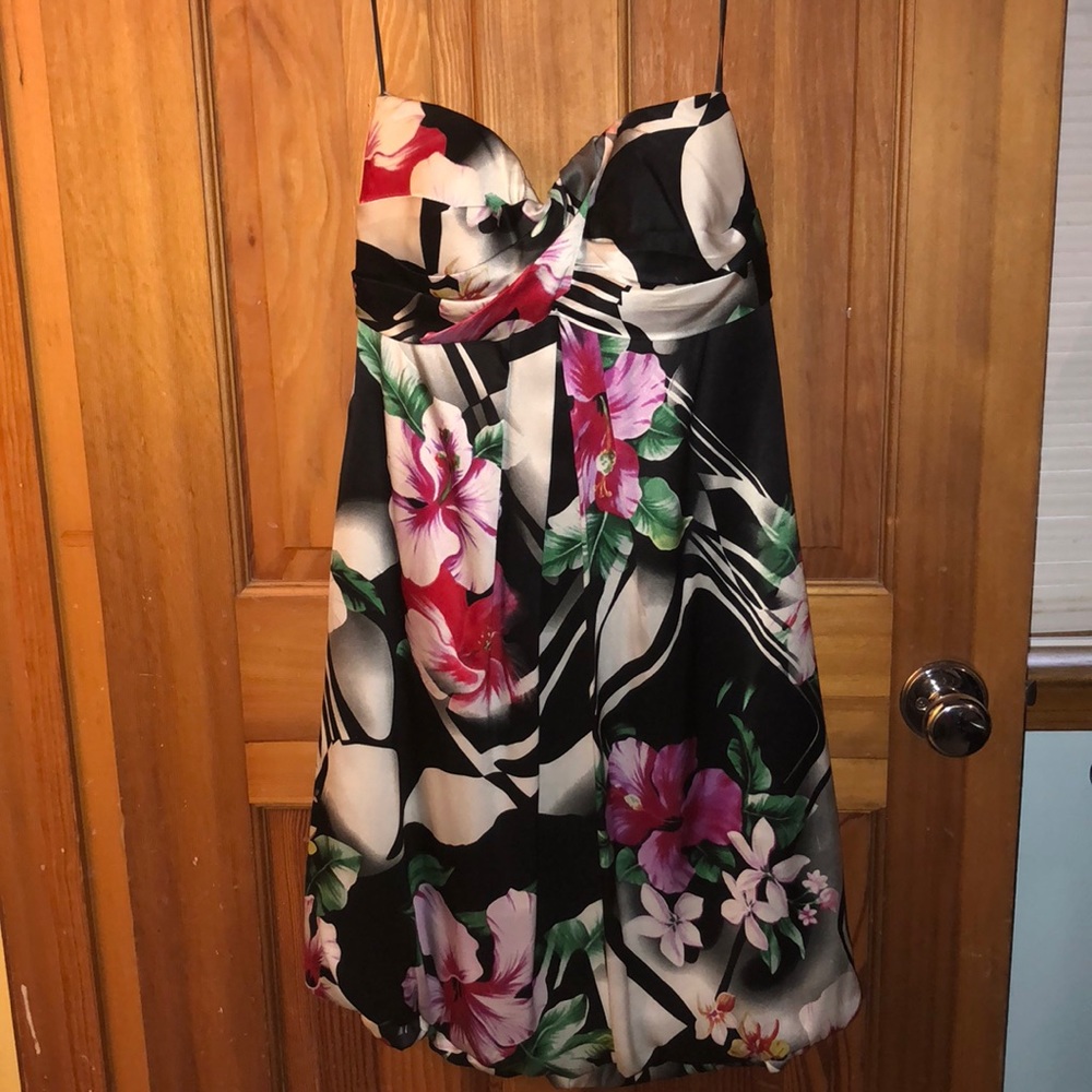 Strapless Cache Floral, bubble dress.